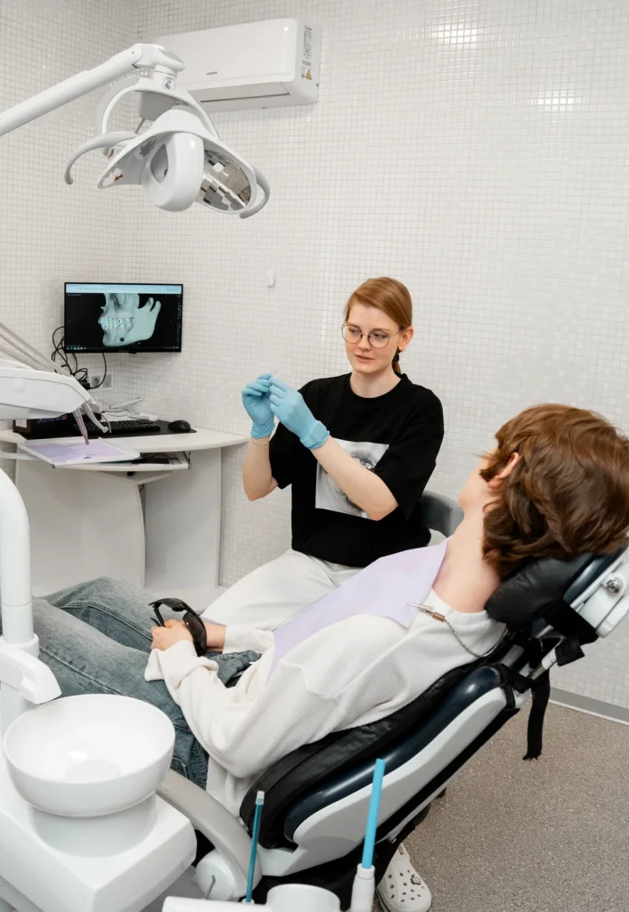 Элайнеры с функцией сплинт-капы